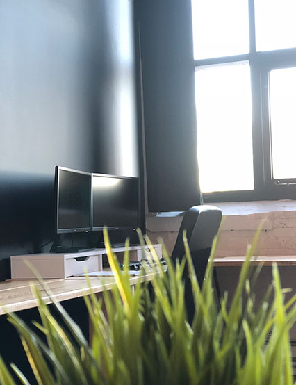 Meuble au bureau de treize