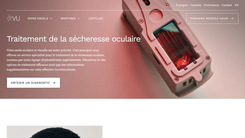 Capture d'écran d'un site web en français sur le traitement des yeux secs, présentant une image en gros plan d'un équipement médical et des boutons permettant de prendre rendez-vous et d'obtenir un diagnostic. La page a un design propre et moderne.