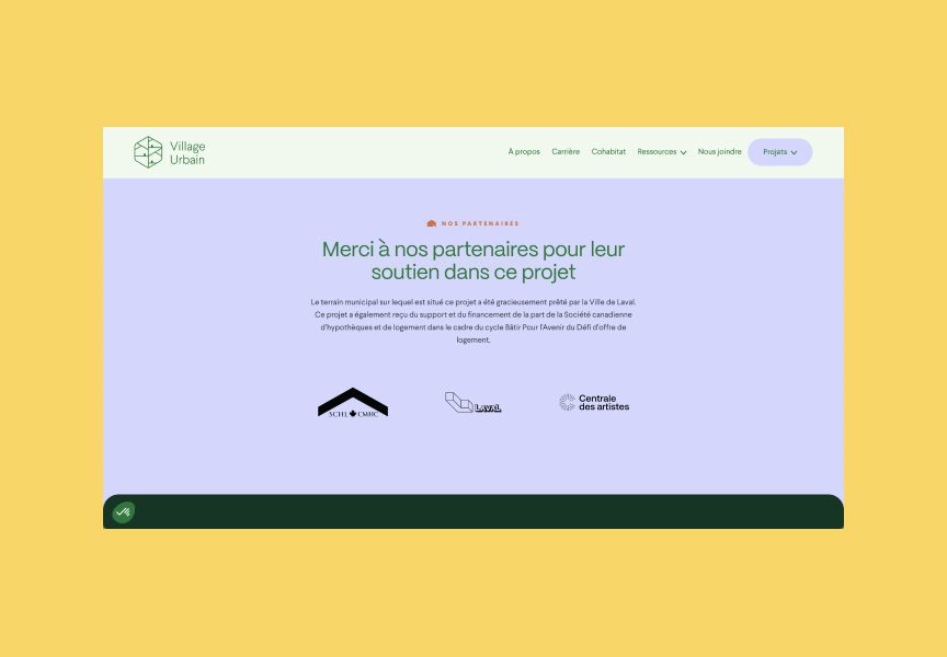 Capture d'écran du site web de Village Urban montrant un message de remerciement aux partenaires du projet, les logos de trois organisations et des menus de navigation sur un fond vert pâle et lavande.