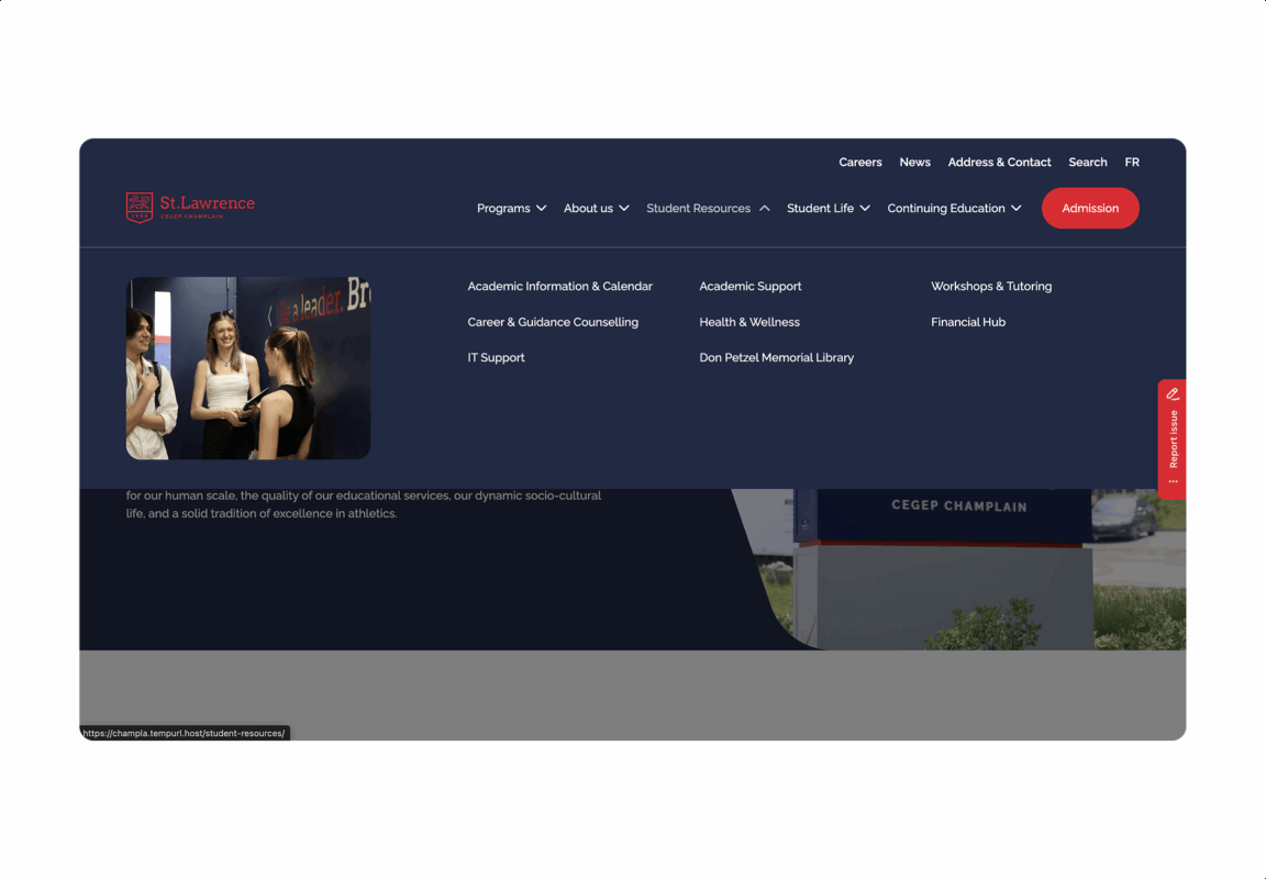 Capture d'écran de la page d'accueil du site web du St. Lawrence College montrant des menus de navigation, une photo de trois personnes en train de parler, et des sections pour les informations académiques, les services de soutien, et un bouton rouge